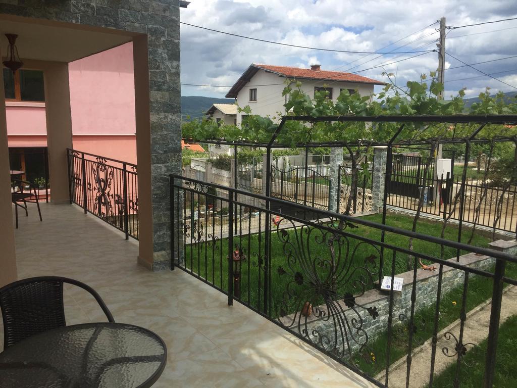 Villa Koko Hills Saparewa Banja Exterior foto