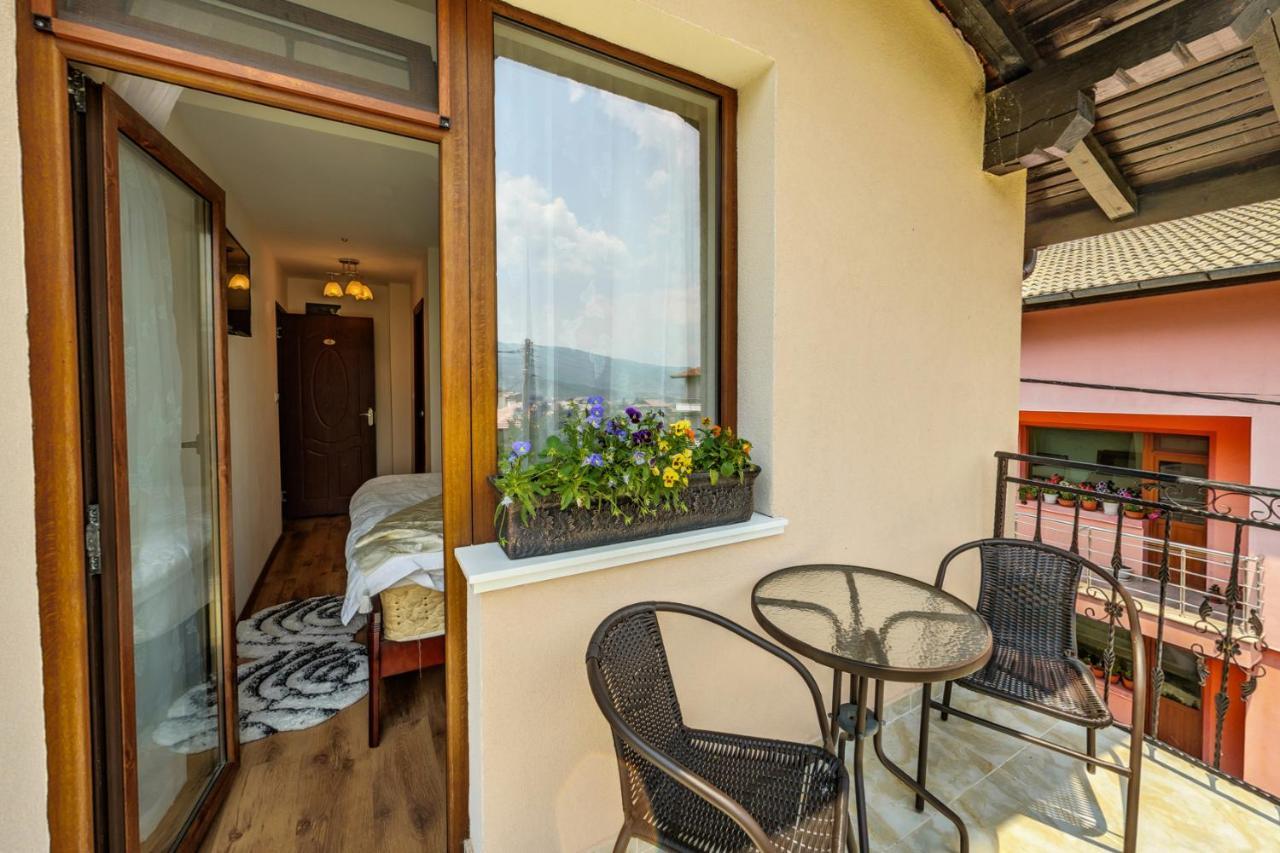 Villa Koko Hills Saparewa Banja Exterior foto